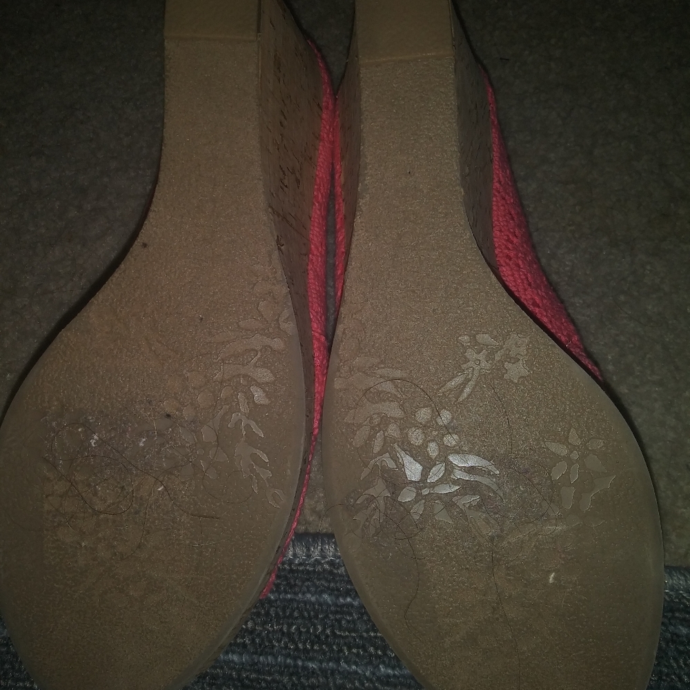 Report womens platforms - Picture 3 of 3